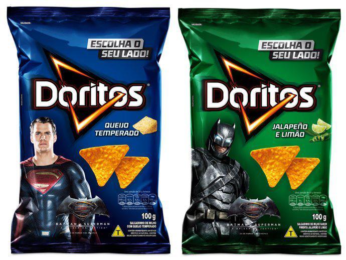 Batman e Superman duelam nas embalagens de Doritos