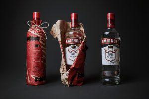 Smirnoff conta sua história em rótulos especiais